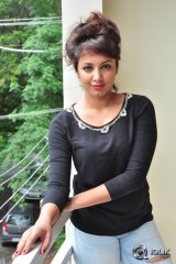Tejaswi Madivada at Kerintha Movie Success Meet